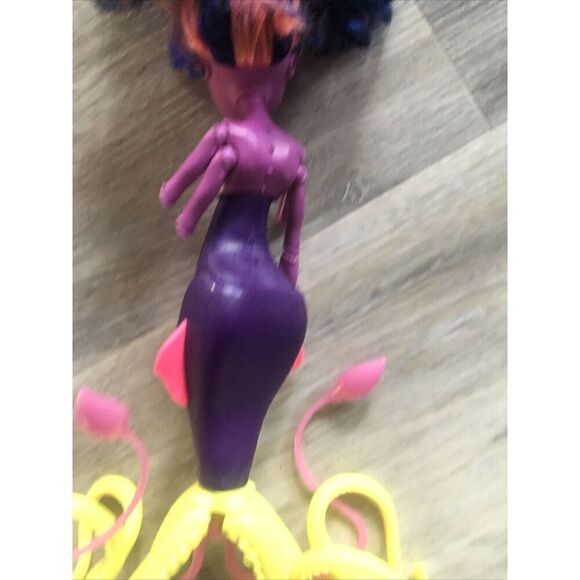 Monster High Doll Great Scarrier Reef Kala Mer'ri Purple Octopus .Missing Arms - Picture 7 of 8